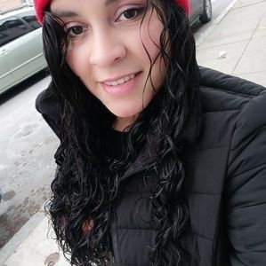 Meet your Posher, Roxana